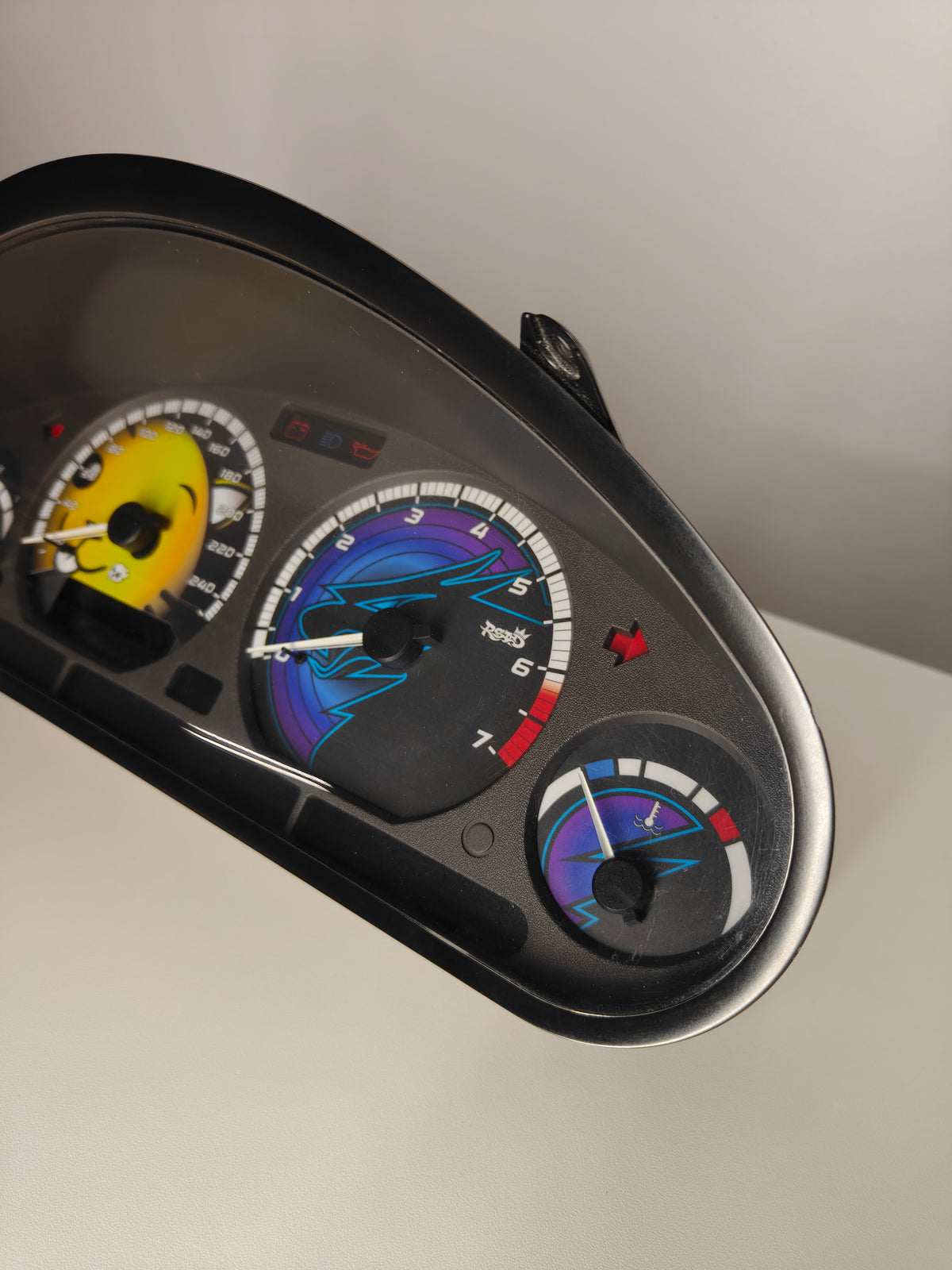 E36 Dials "TABBY & GRIFFIN"