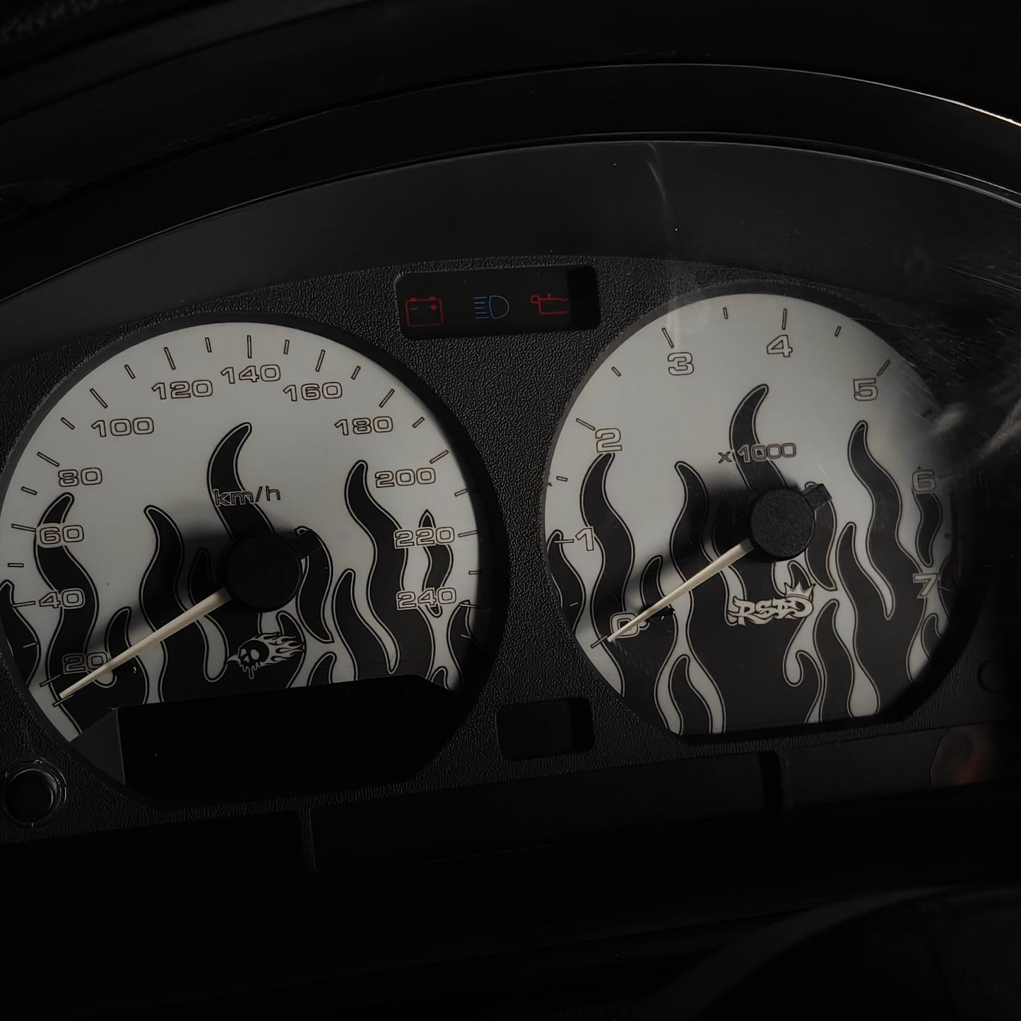 E36 Dials "White Flame"